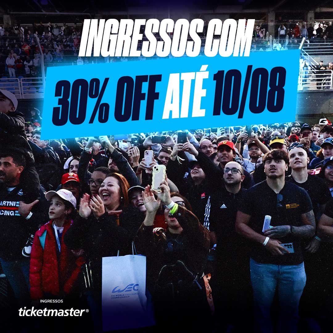 Torcida em Interlagos durante o Rolex 6 Horas de São Paulo com destaque para a promoção de 30% de desconto até 10 de agosto